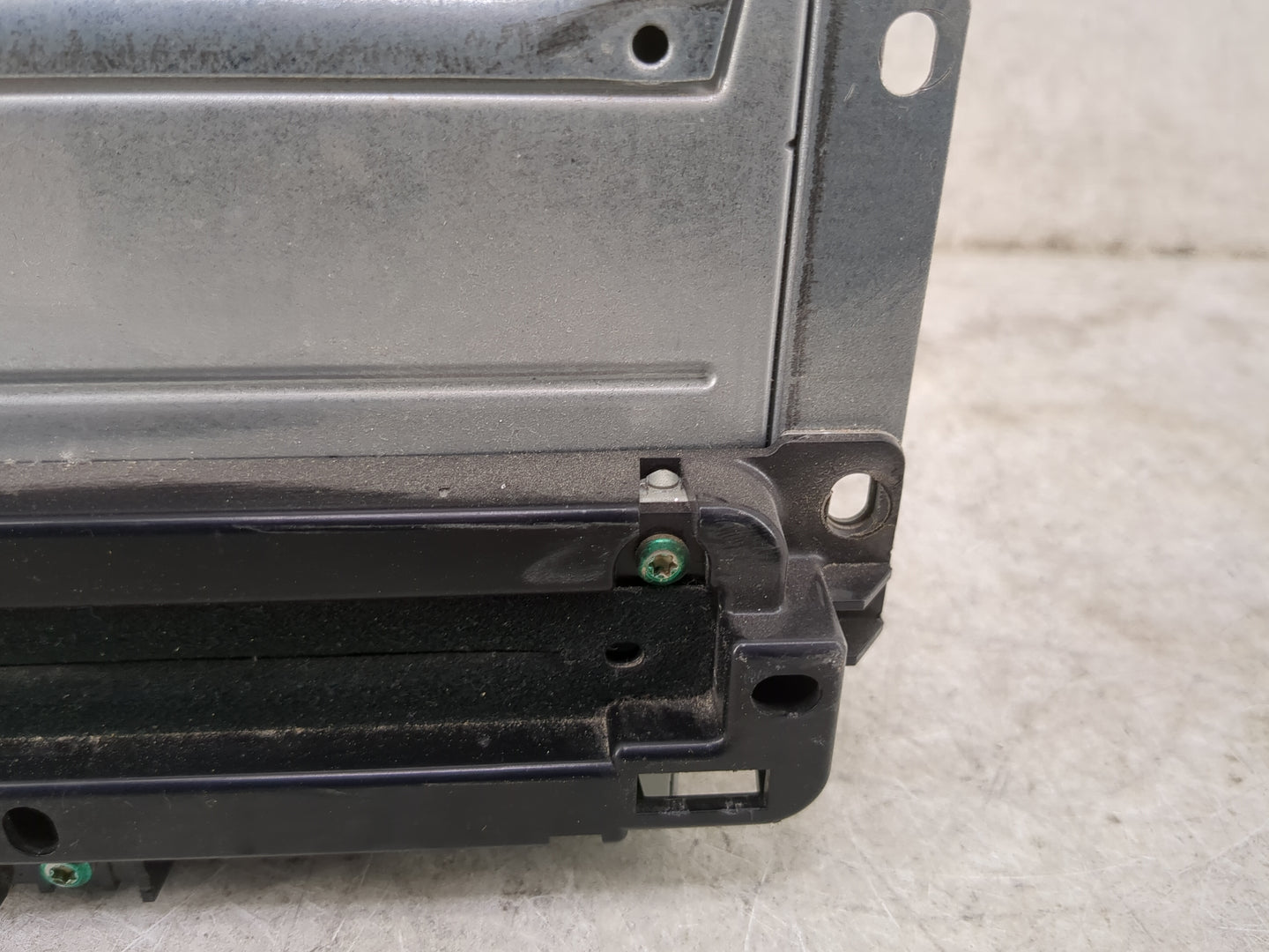 2012 Dodge Charger Radio AM FM Cd Player Receiver Replacement P/N:P05091411AB A2C53398982200 Fits OEM Used Auto Parts - Oemu