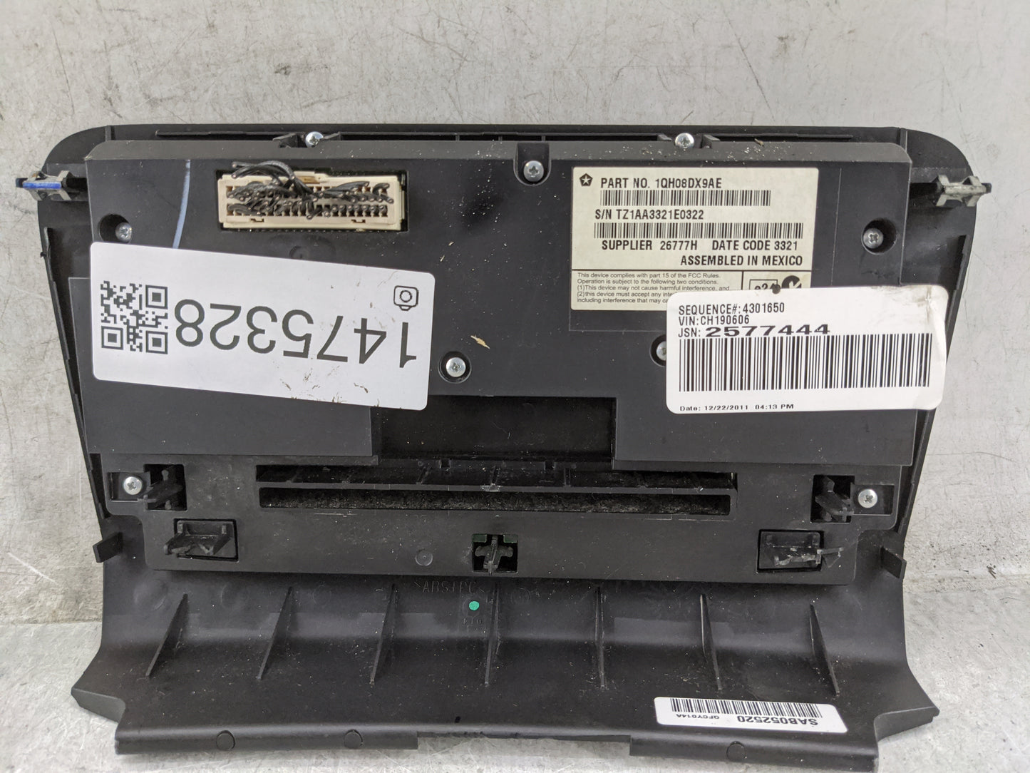2011-2012 Dodge Charger Climate Control Module Temperature AC/Heater Replacement P/N:1QH08DX9AE Fits Fits 2011 2012 OEM Used