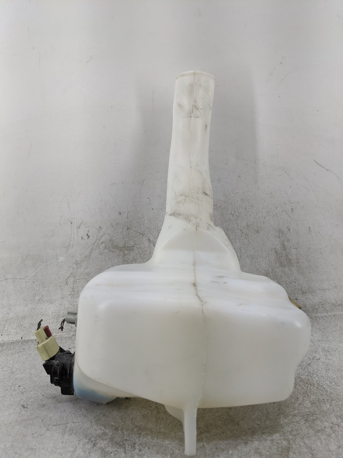 2011-2022 Dodge Charger Windshield Washer Fluid Reservoir Bottle Oem 1477238 - Oemusedautoparts1.com