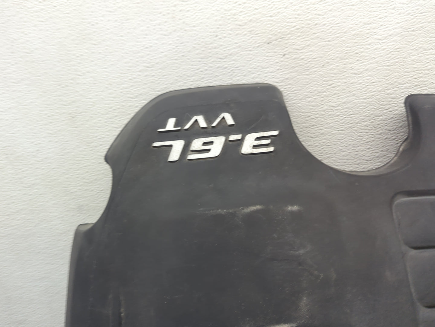 2012 Dodge Charger Engine Cover 1479415 - Oemusedautoparts1.com