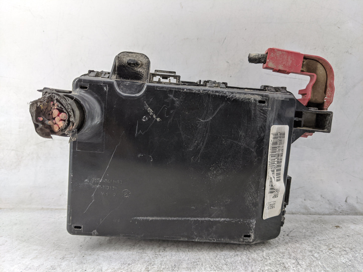 2012-2014 Dodge Charger Fusebox Fuse Box Panel Relay Module P/N:7154-7411-30 04727370AA, 05269088AA Fits Fits 2012 2013 2014
