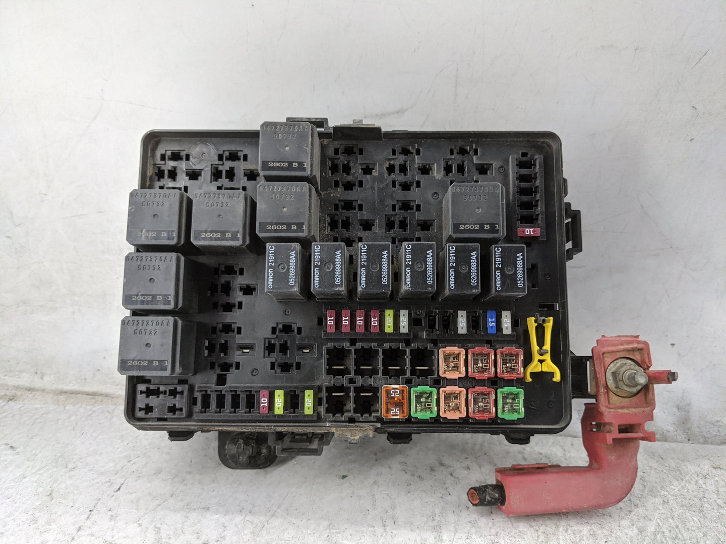 2012-2014 Dodge Charger Fusebox Fuse Box Panel Relay Module P/N:7154-7411-30 04727370AA, 05269088AA Fits Fits 2012 2013 2014