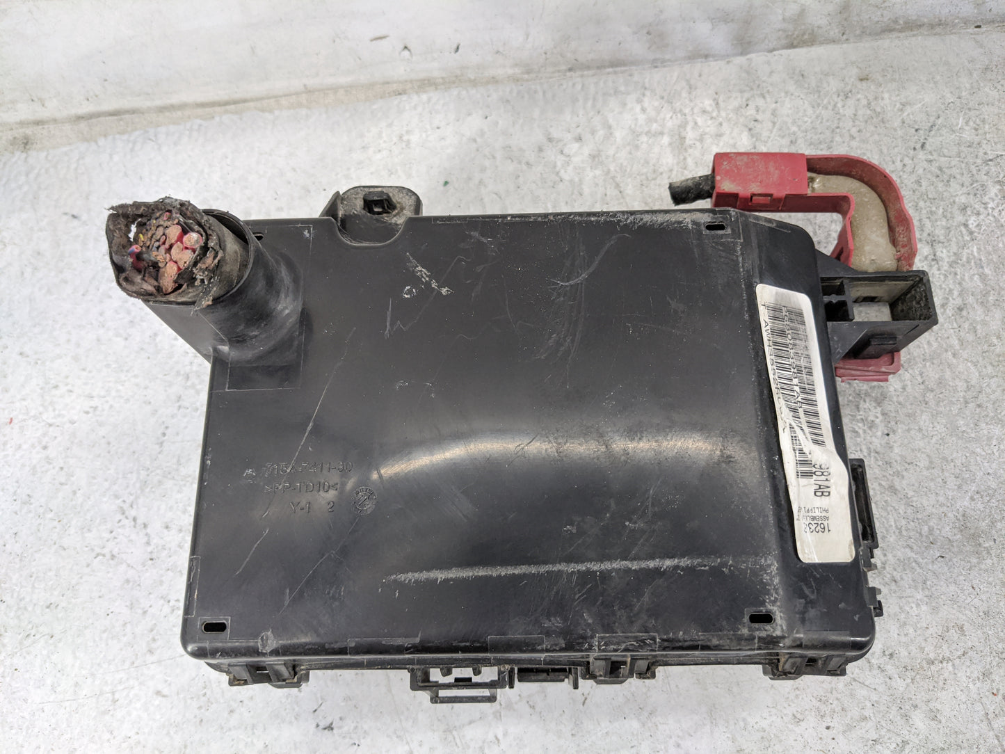 2012-2014 Dodge Charger Fusebox Fuse Box Panel Relay Module P/N:7154-7411-30 04727370AA, 05269088AA Fits Fits 2012 2013 2014