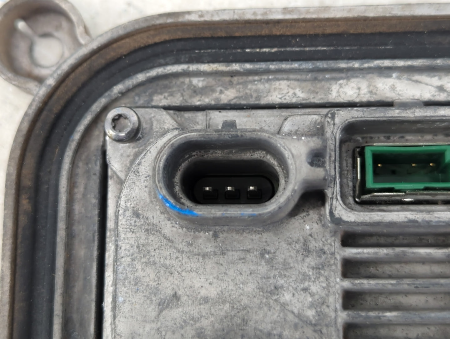2012 Dodge Charger Headlight Ballast Head Light - Oemusedautoparts1.com