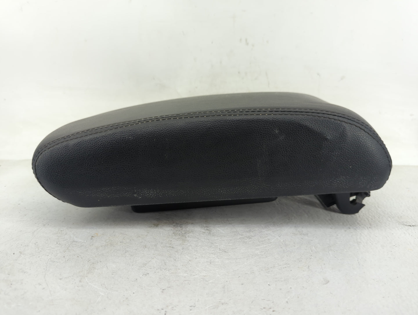 2012 Dodge Durango Center Console Armrest Cover Lid P/N:X85003202BL Fits OEM Used Auto Parts - Oemusedautoparts1.com