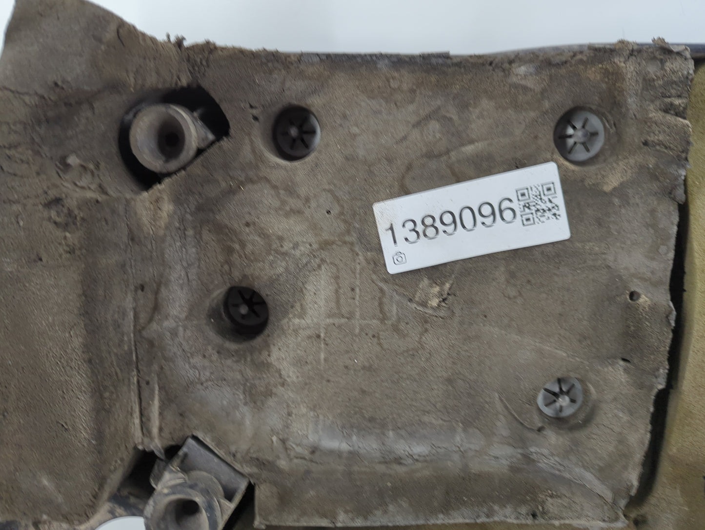 2012 Dodge Durango Engine Cover - Oemusedautoparts1.com
