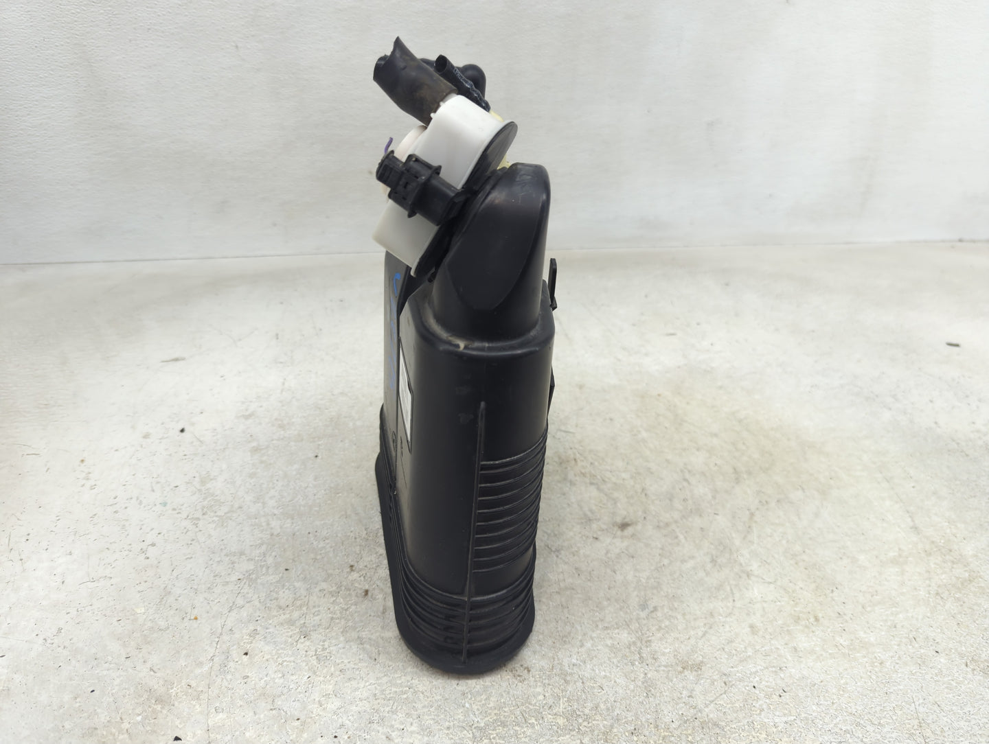 2012 Dodge Durango Fuel Vapor Charcoal Canister - Oemusedautoparts1.com