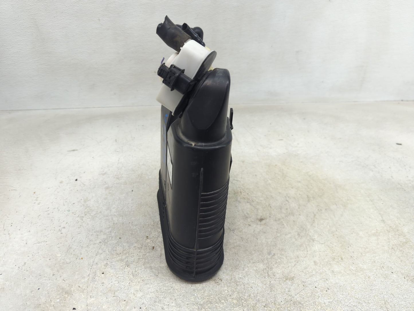 2012 Dodge Durango Fuel Vapor Charcoal Canister - Oemusedautoparts1.com