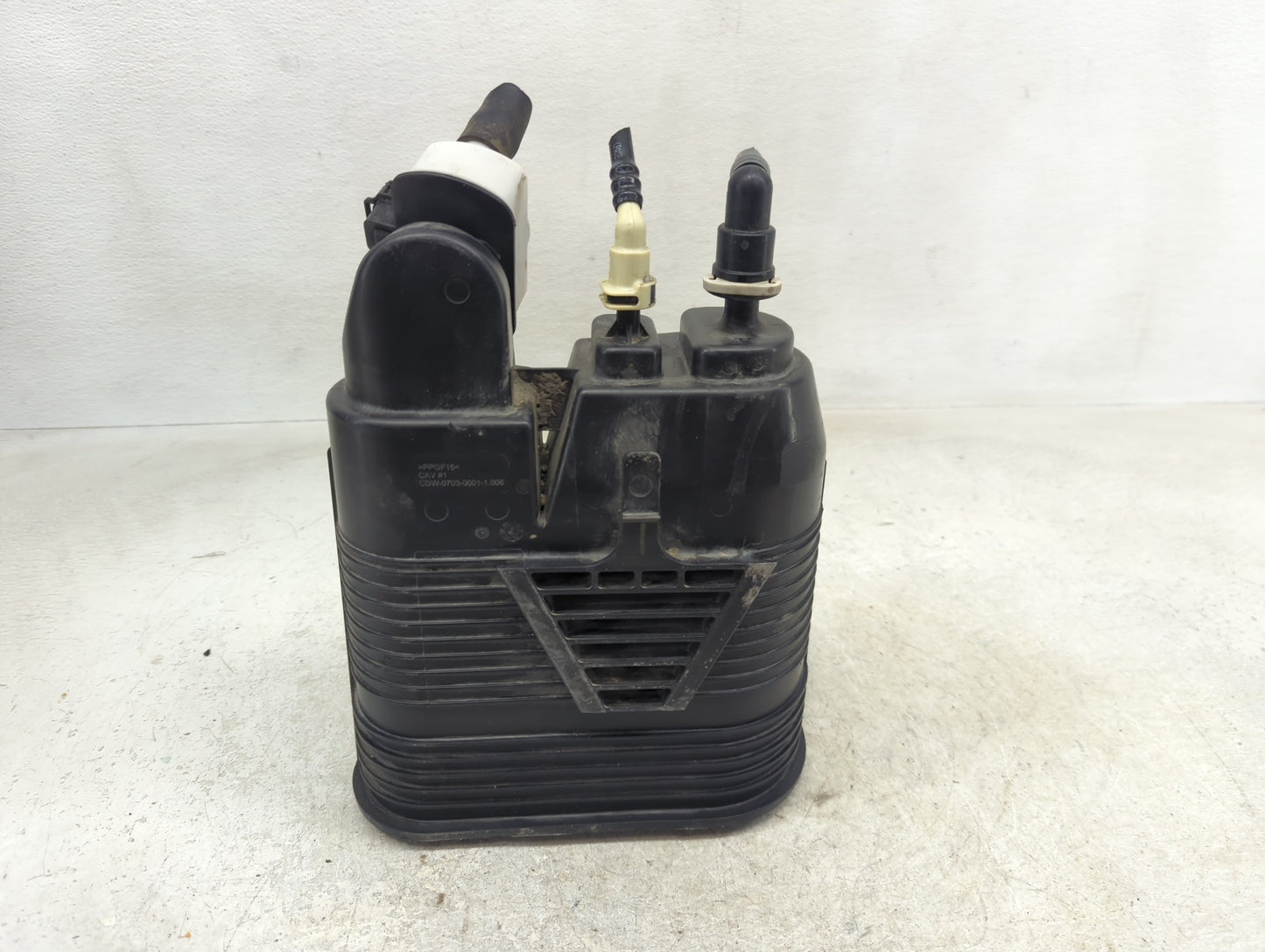 2012 Dodge Durango Fuel Vapor Charcoal Canister - Oemusedautoparts1.com