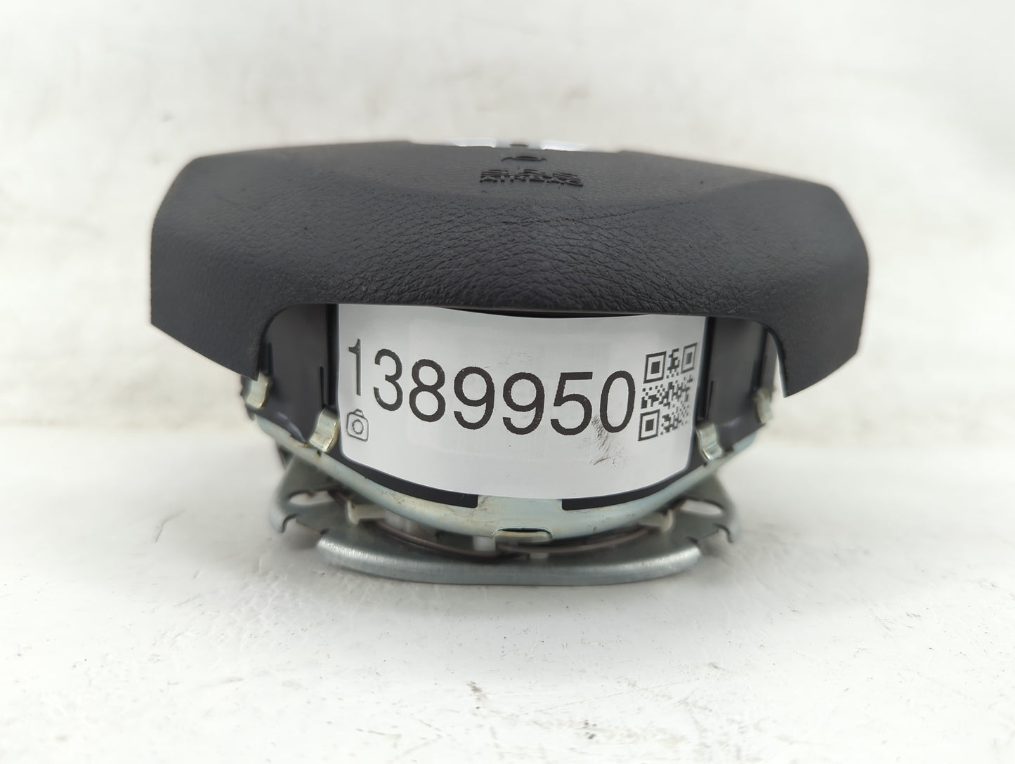 2011-2012 Dodge Durango Air Bag Driver Left Steering Wheel Mounted Fits Fits 2011 2012 OEM Used Auto Parts - Oemusedautopart
