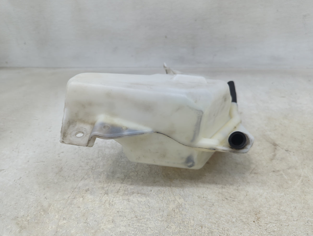 Dodge Durango Windshield Washer Fluid Reservoir Bottle 1390585 - Oemusedautoparts1.com
