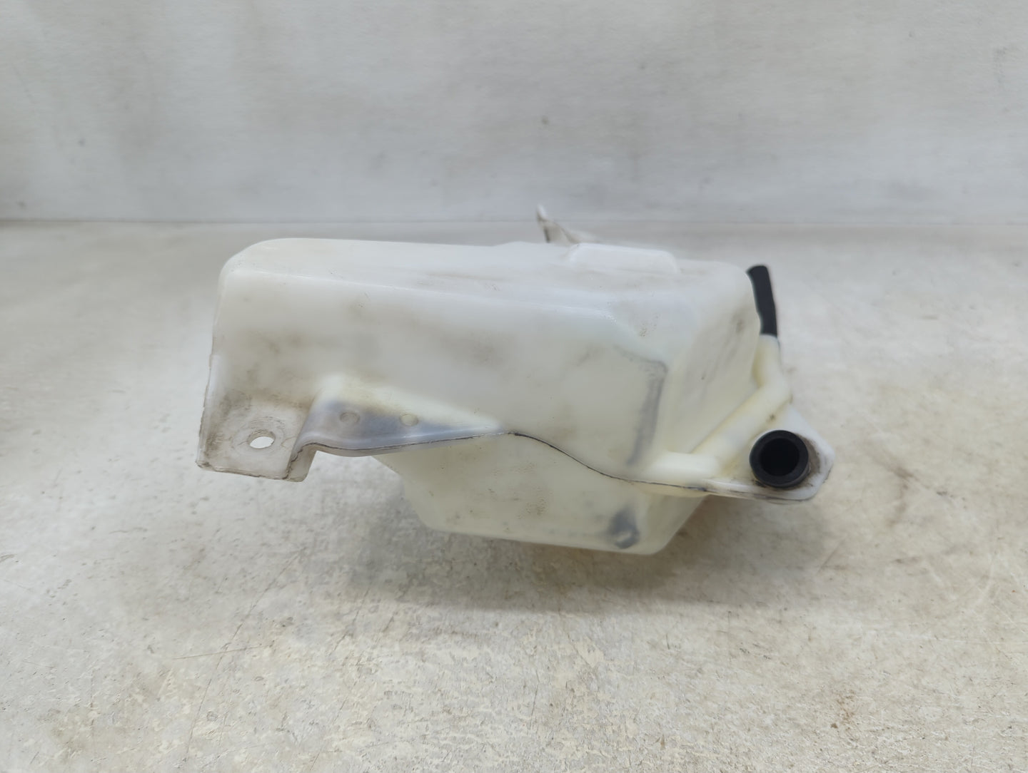 Dodge Durango Windshield Washer Fluid Reservoir Bottle Oem - Oemusedautoparts1.com
