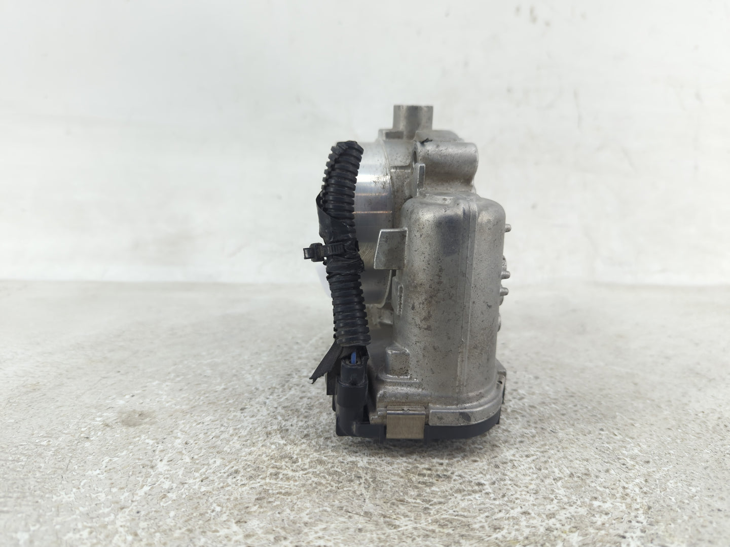 2011-2022 Dodge Durango Throttle Body P/N:05184349AC 0 280 750 570 Fits OEM Used Auto Parts - Oemusedautoparts1.com