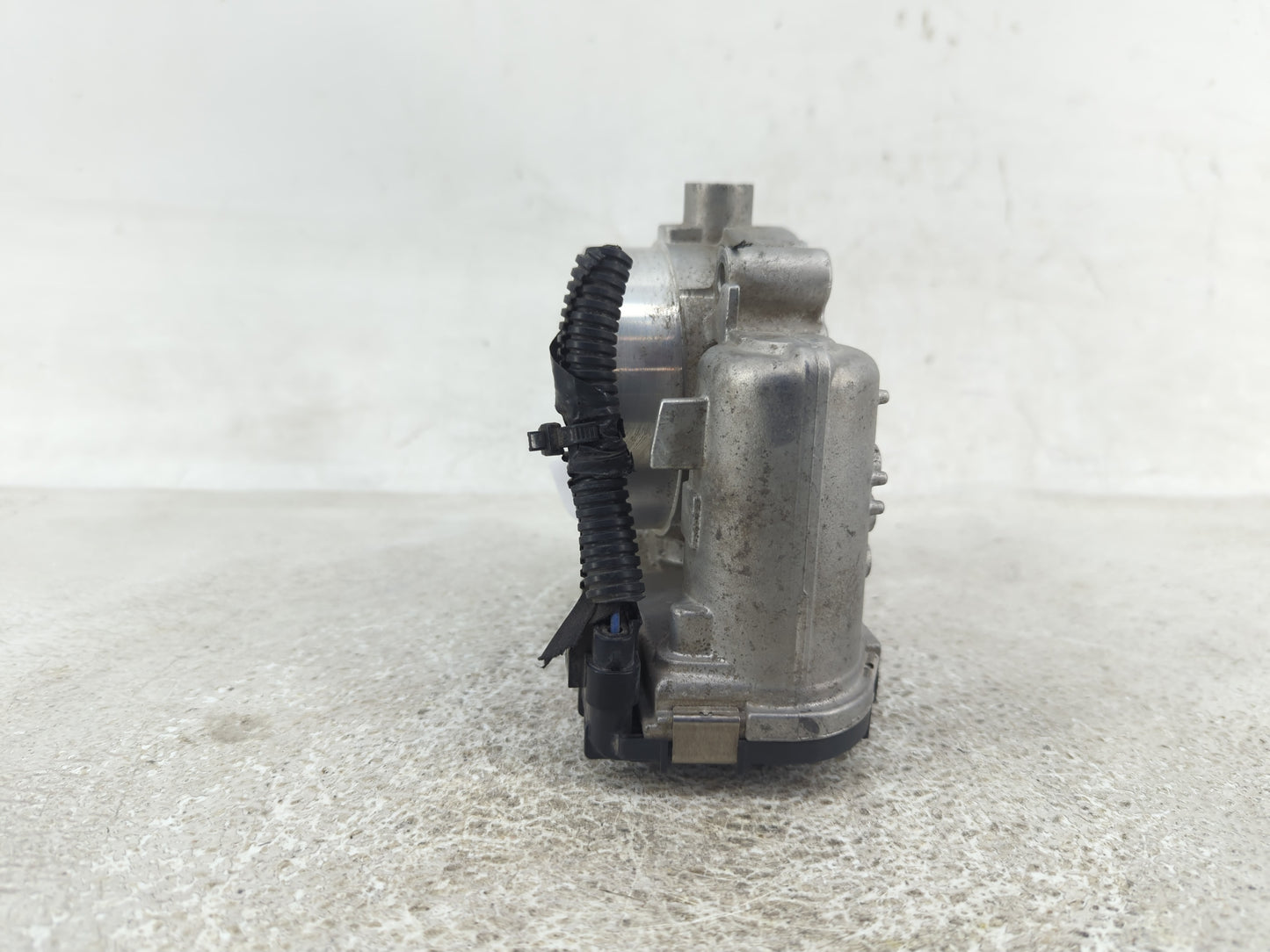 2011-2022 Dodge Durango Throttle Body P/N:05184349AC 0 280 750 570 Fits OEM Used Auto Parts - Oemusedautoparts1.com