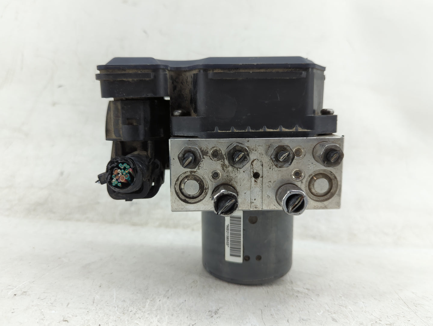 2012 Dodge Durango ABS Pump Control Module Replacement P/N:17685434 68149708AA Fits OEM Used Auto Parts - Oemusedautoparts1.