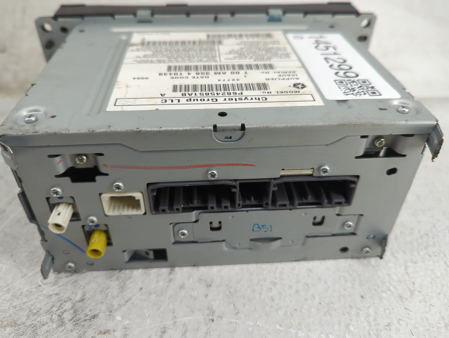 2011-2013 Dodge Durango Information Display Screen - Oemusedautoparts1.com