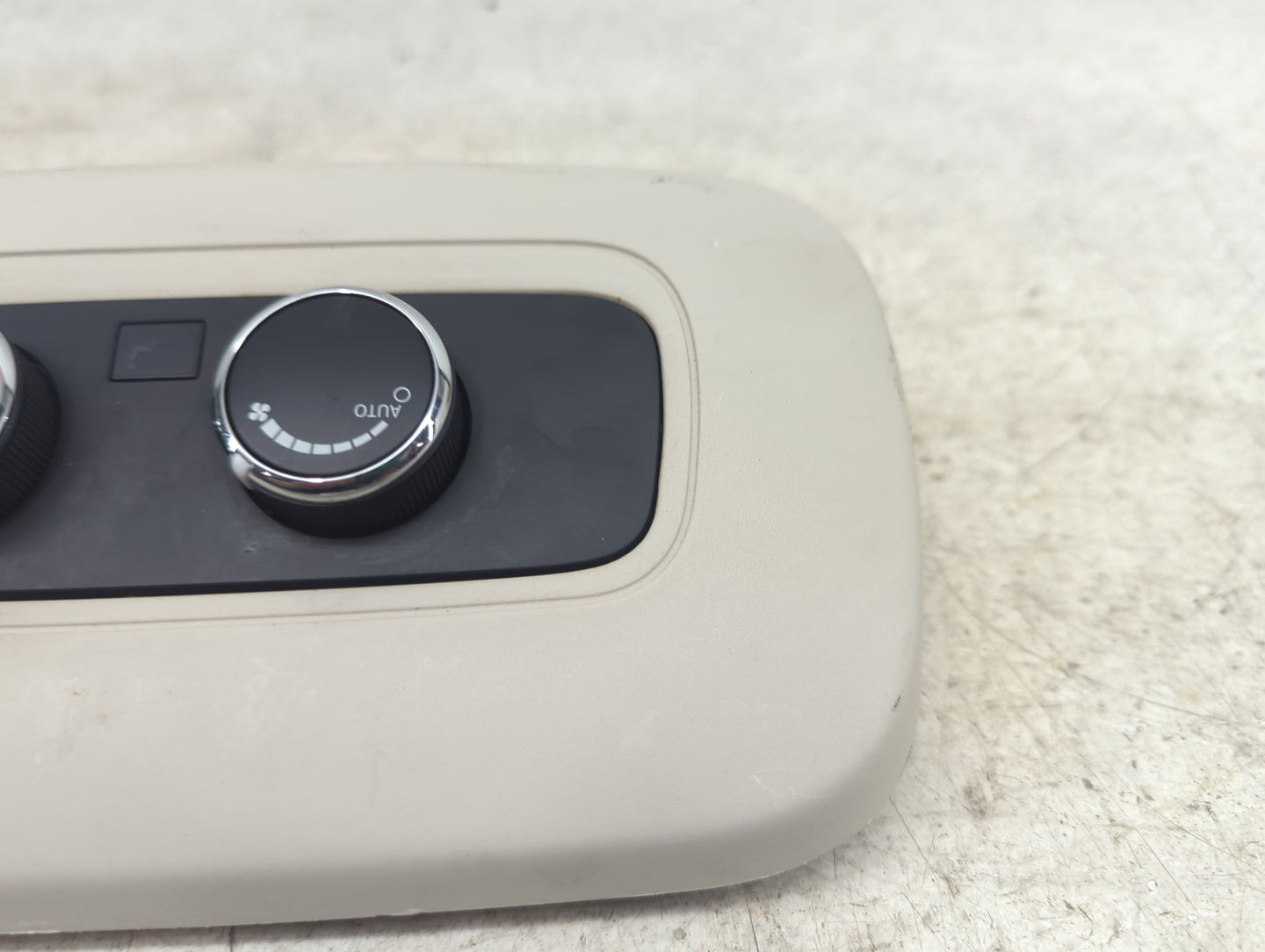 2011-2013 Dodge Durango Climate Control Module Temperature AC/Heater Replacement P/N:55111866AD 5HB010247-01B Fits OEM Used 