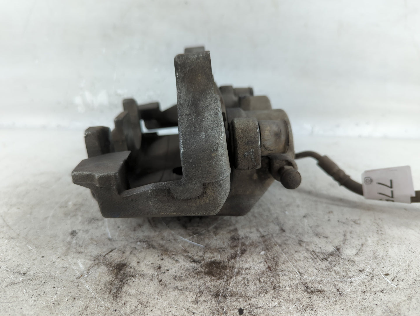 2011-2022 Dodge Durango Front Driver Left Brake Caliper - Oemusedautoparts1.com