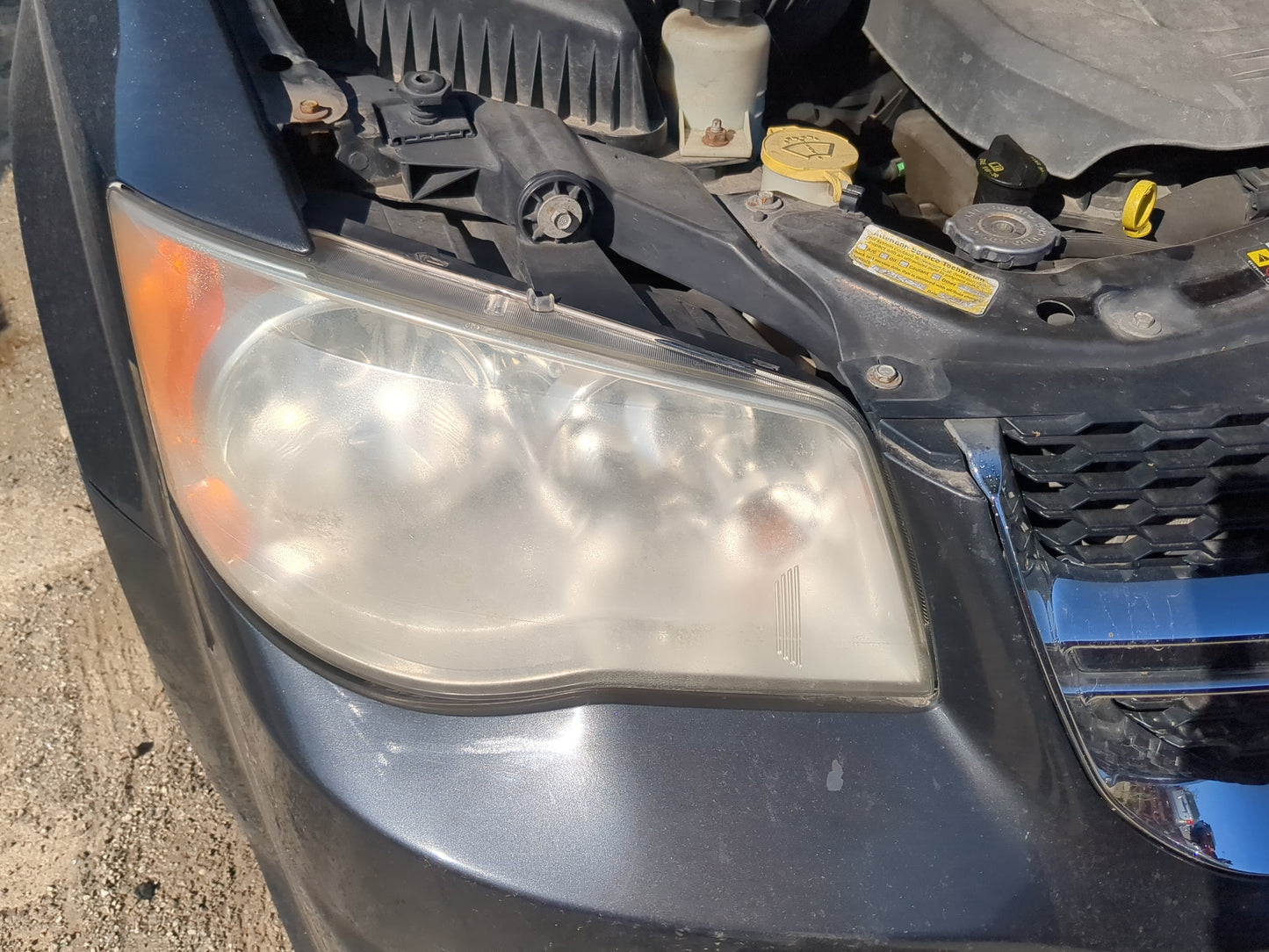 2011 Dodge Grand Caravan Passenger Right Oem Head Light Headlight Lamp - Oemusedautoparts1.com