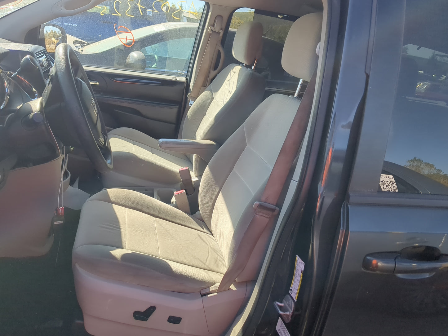2011-2018 Dodge Grand Caravan Driver Front Seat Oem 1192601 - Oemusedautoparts1.com