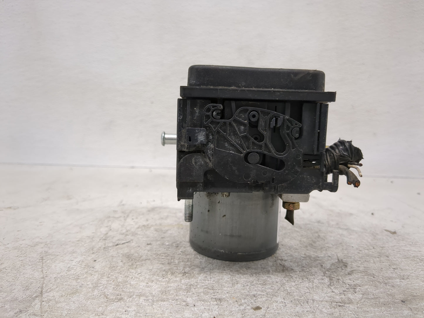 2012 Dodge Grand Caravan ABS Pump Control Module Replacement P/N:269 506 0265 242 847, 0265956023 Fits OEM Used Auto Parts -