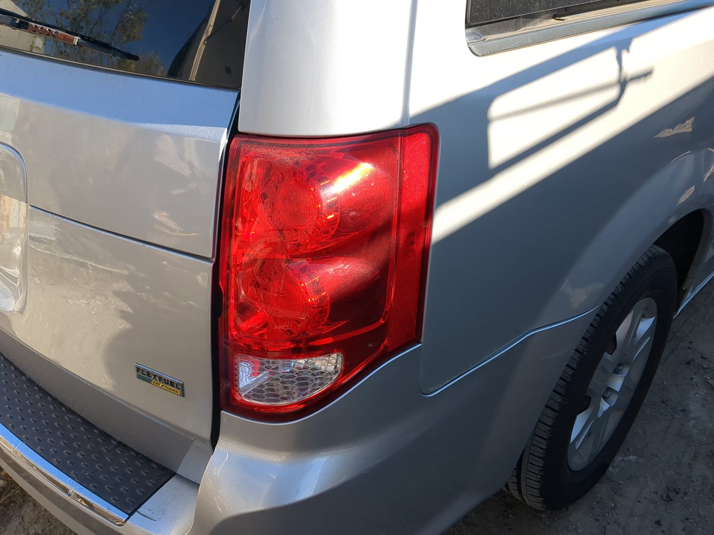 2011-2020 Dodge Grand Caravan Tail Light Assembly Passenger Right OEM Fits Fits 2011 2012 2013 2014 2015 2016 2017 2018 2019