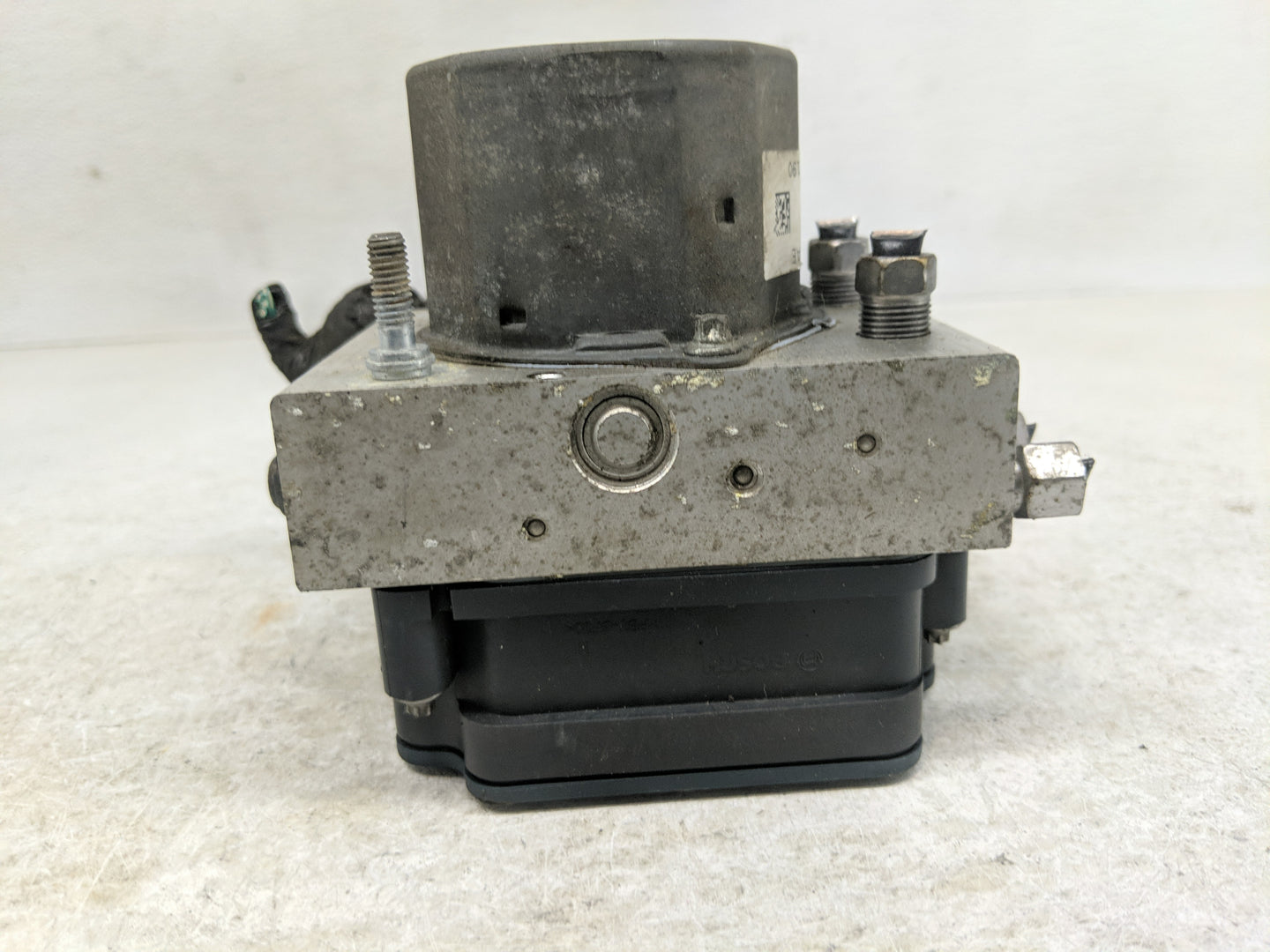 2012 Dodge Grand Caravan ABS Pump Control Module Replacement P/N:P05154911AE Fits OEM Used Auto Parts - Oemusedautoparts1.co