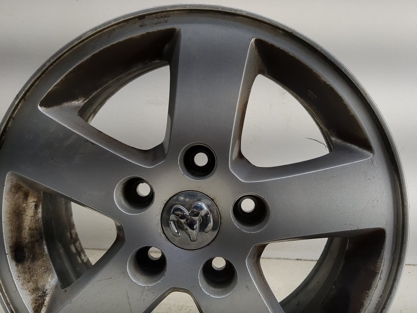 2008-2013 Dodge Grand Caravan Oem Wheel Rim 1261322 - Oemusedautoparts1.com