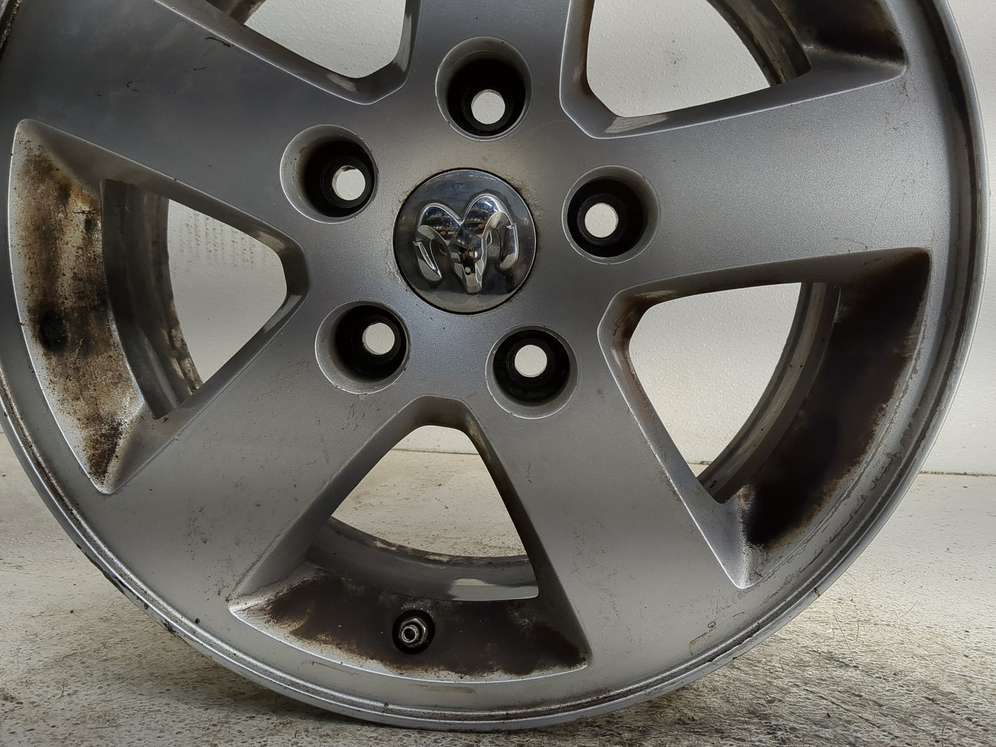 2008-2013 Dodge Grand Caravan Oem Wheel Rim 1261322 - Oemusedautoparts1.com