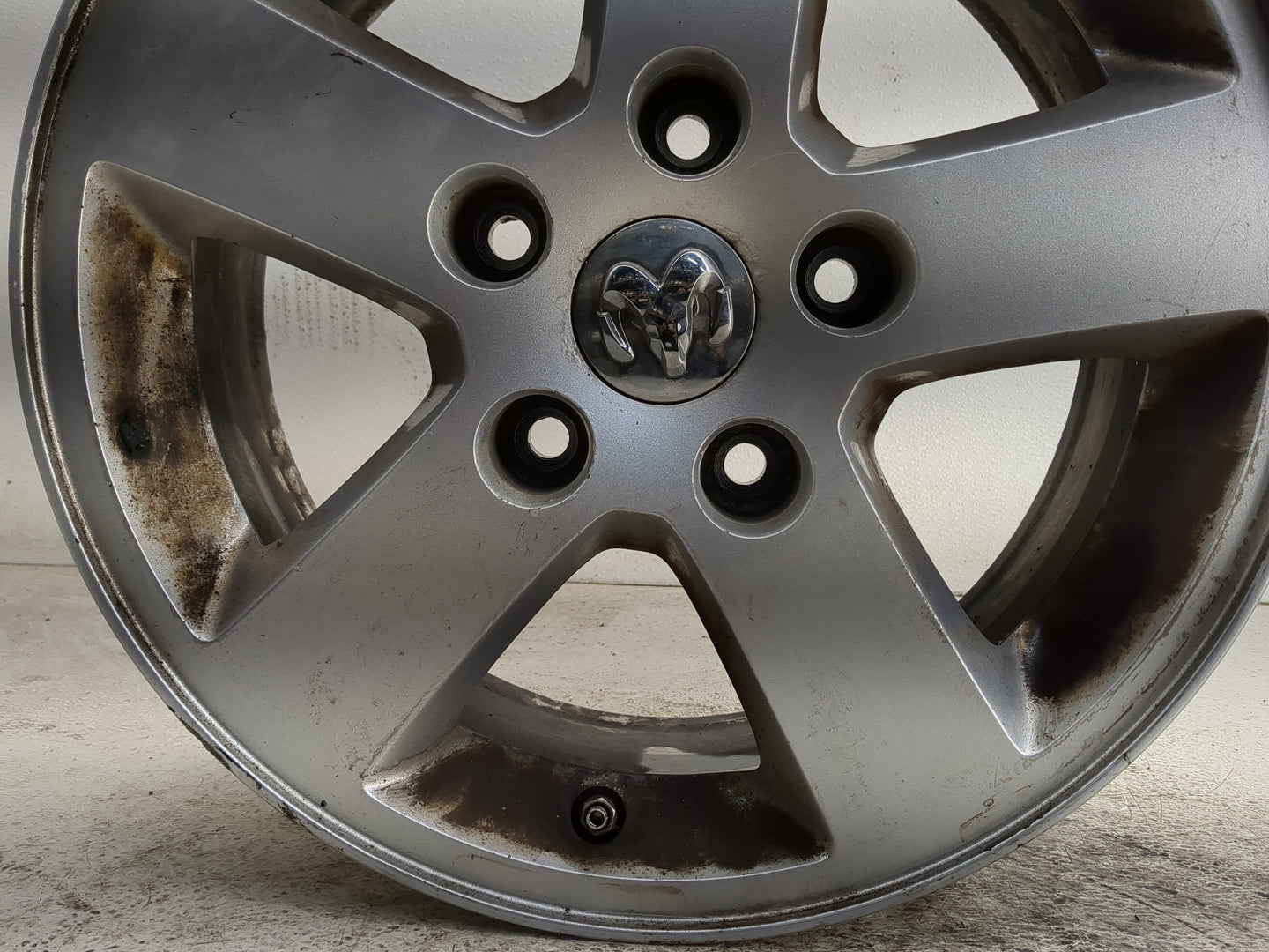 2008-2013 Dodge Grand Caravan Oem Wheel Rim 1261322 - Oemusedautoparts1.com