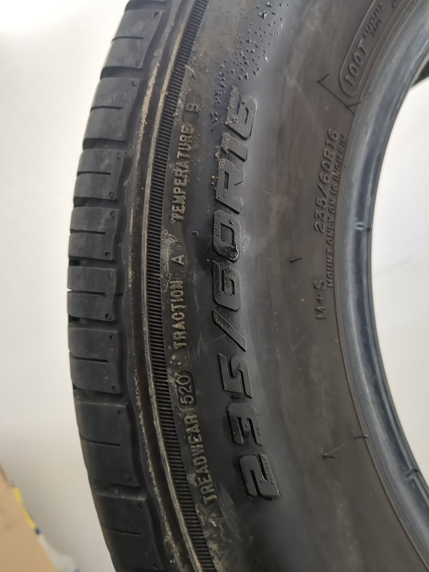 Used Tire 235/60R16 STARFIRE SOLARUS AS 100T - Tread Depth 8/32 - Oemusedautoparts1.com
