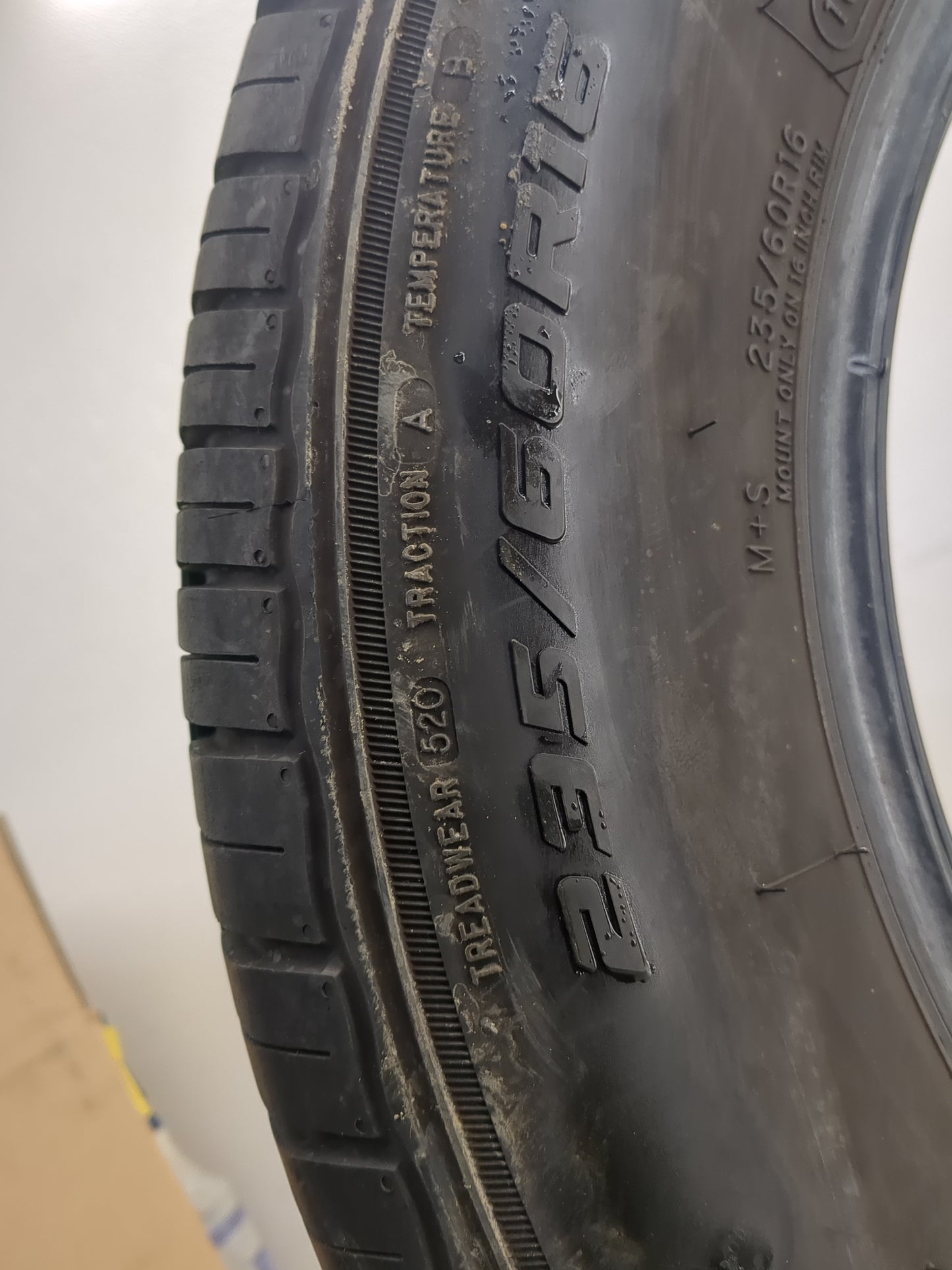 Used Tire 235/60R16 STARFIRE SOLARUS AS 100T - Tread Depth 8/32 - Oemusedautoparts1.com