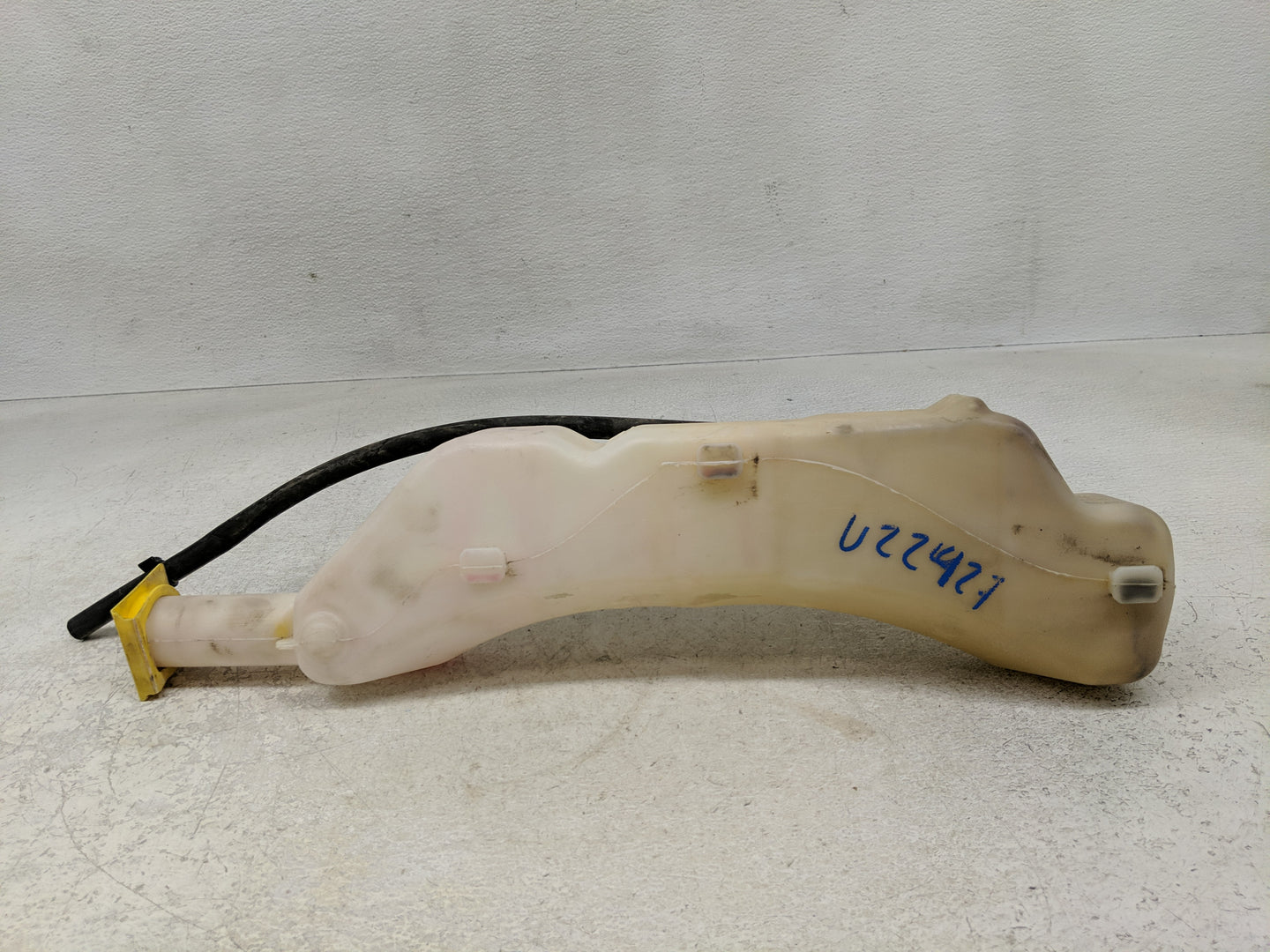 2008 Dodge Grand Caravan Radiator Coolant Overflow Expansion Tank Bottle 1313109 - Oemusedautoparts1.com