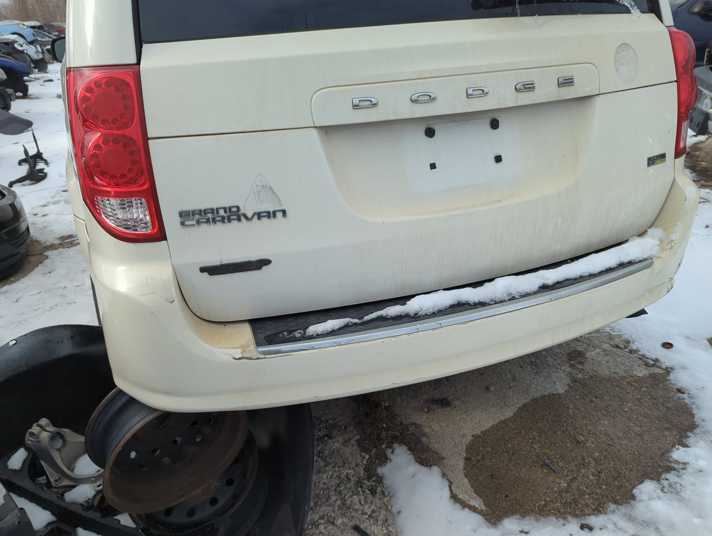 2011-2020 Dodge Grand Caravan Rear Bumper Assembly Oem - Oemusedautoparts1.com