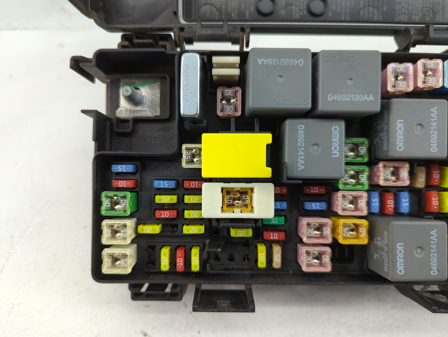 2012 Dodge Grand Caravan Fusebox Fuse Box Panel Relay Module P/N:R62337-001 Fits OEM Used Auto Parts - Oemusedautoparts1.com