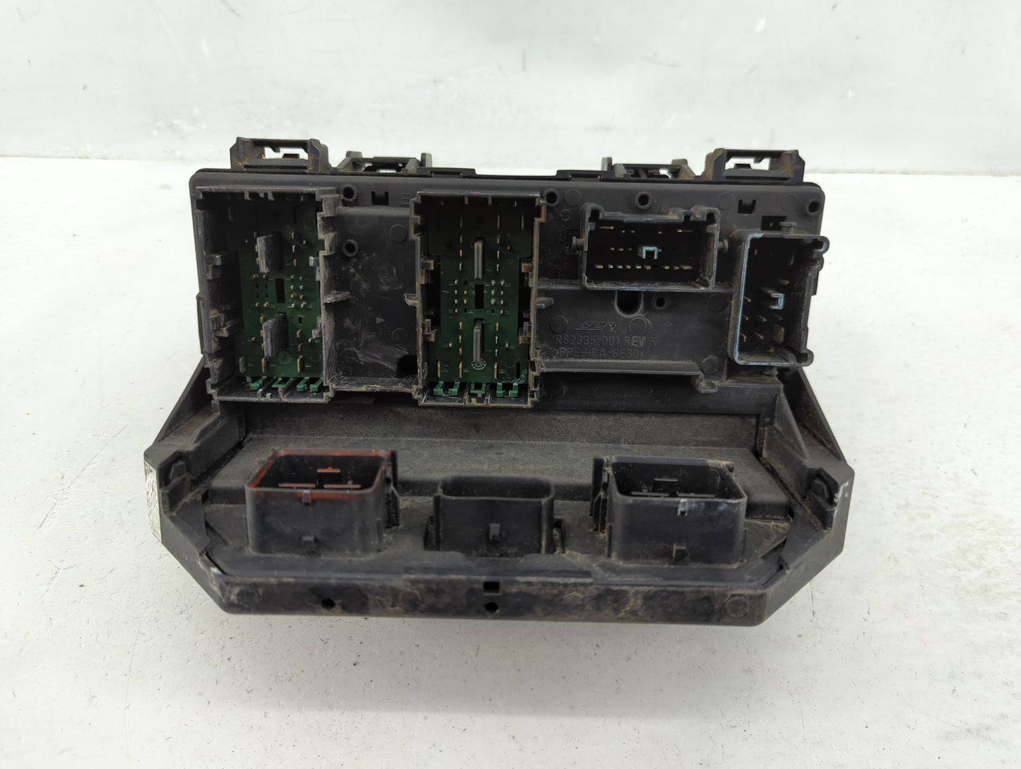 2012 Dodge Grand Caravan Fusebox Fuse Box Panel Relay Module P/N:R62337-001 Fits OEM Used Auto Parts - Oemusedautoparts1.com