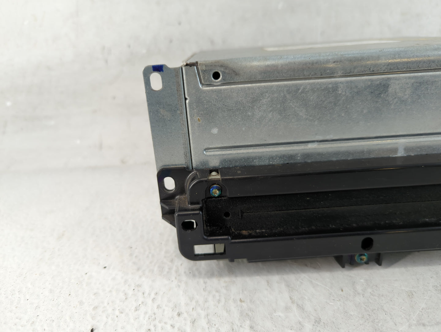 2011-2012 Dodge Journey Radio AM FM Cd Player Receiver Replacement P/N:P05091101AC Fits Fits 2011 2012 OEM Used Auto Parts -