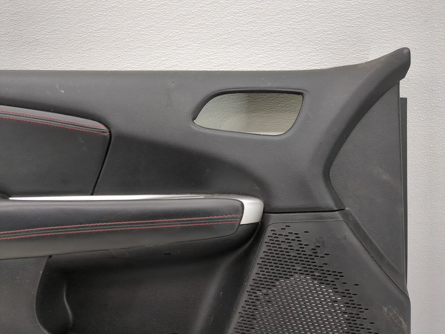 2011 Dodge Journey Front Left Driver Interior Door Panel Trim - Oemusedautoparts1.com