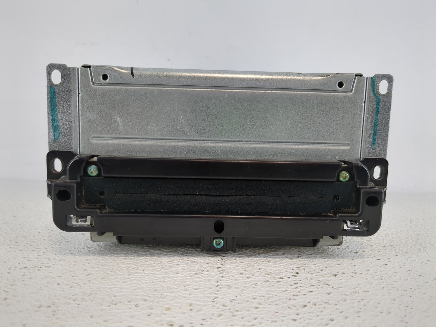 2011-2012 Dodge Journey Radio AM FM Cd Player Receiver Replacement P/N:P05091102AI Fits Fits 2011 2012 OEM Used Auto Parts -