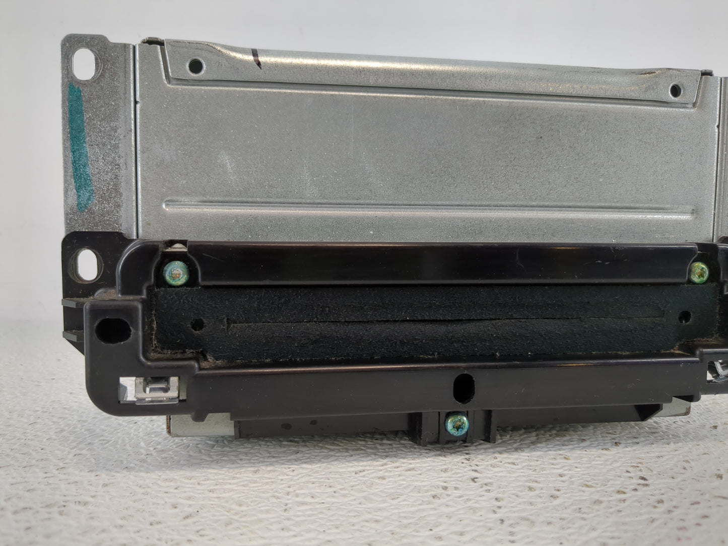 2011-2012 Dodge Journey Radio AM FM Cd Player Receiver Replacement P/N:P05091102AI Fits Fits 2011 2012 OEM Used Auto Parts -