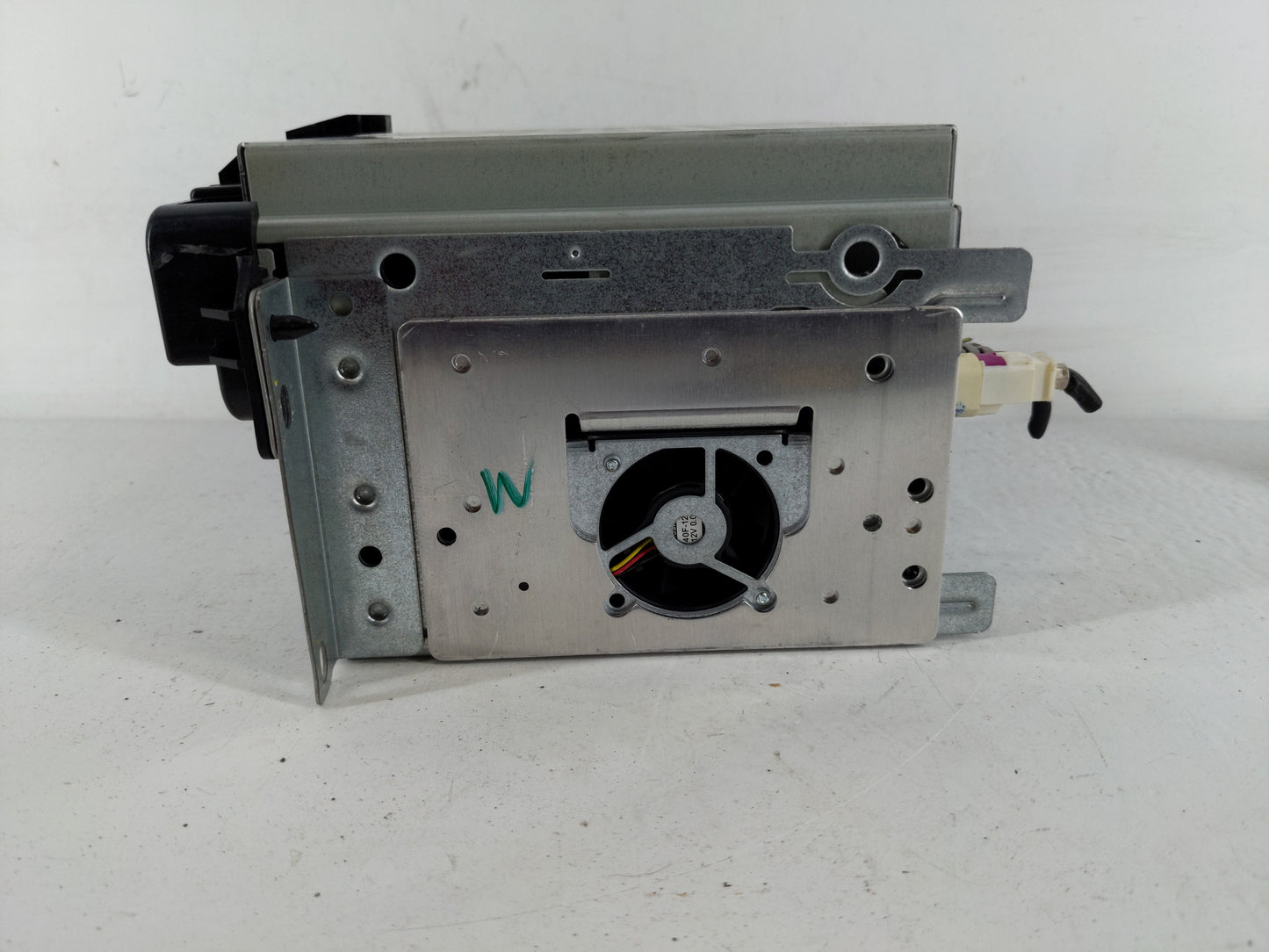 2011-2012 Dodge Journey Radio AM FM Cd Player Receiver Replacement P/N:P05091101AD Fits Fits 2011 2012 OEM Used Auto Parts -