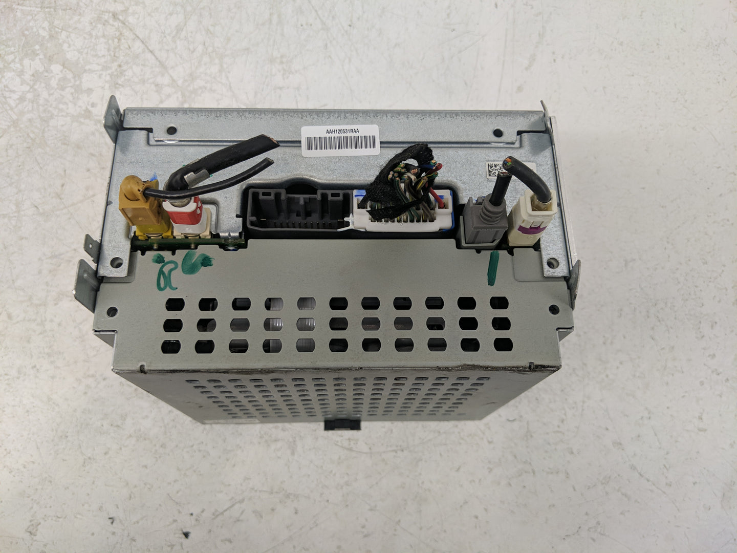 2011-2012 Dodge Journey Radio AM FM Cd Player Receiver Replacement P/N:P05091101AI Fits Fits 2011 2012 OEM Used Auto Parts -