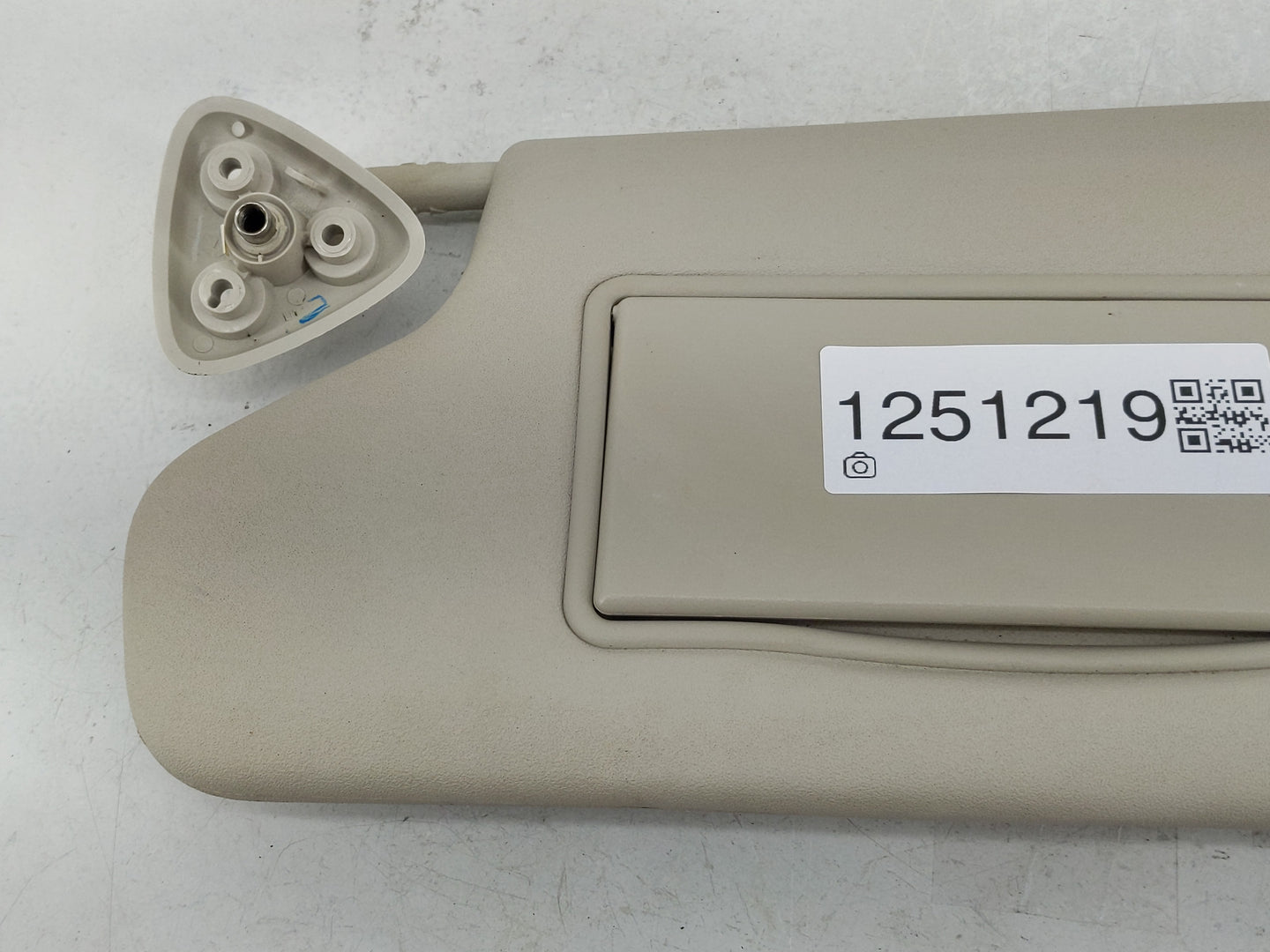 2012 Dodge Journey Sun Visor Shade Replacement Driver Left Mirror Fits OEM Used Auto Parts - Oemusedautoparts1.com