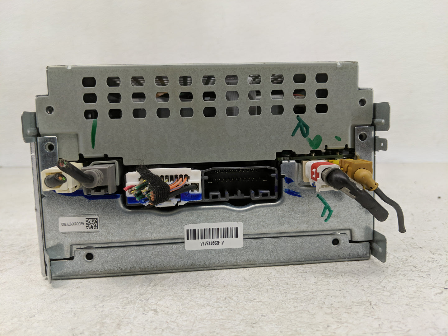 2011-2012 Dodge Journey Radio AM FM Cd Player Receiver Replacement P/N:P05064546AL Fits Fits 2011 2012 OEM Used Auto Parts -