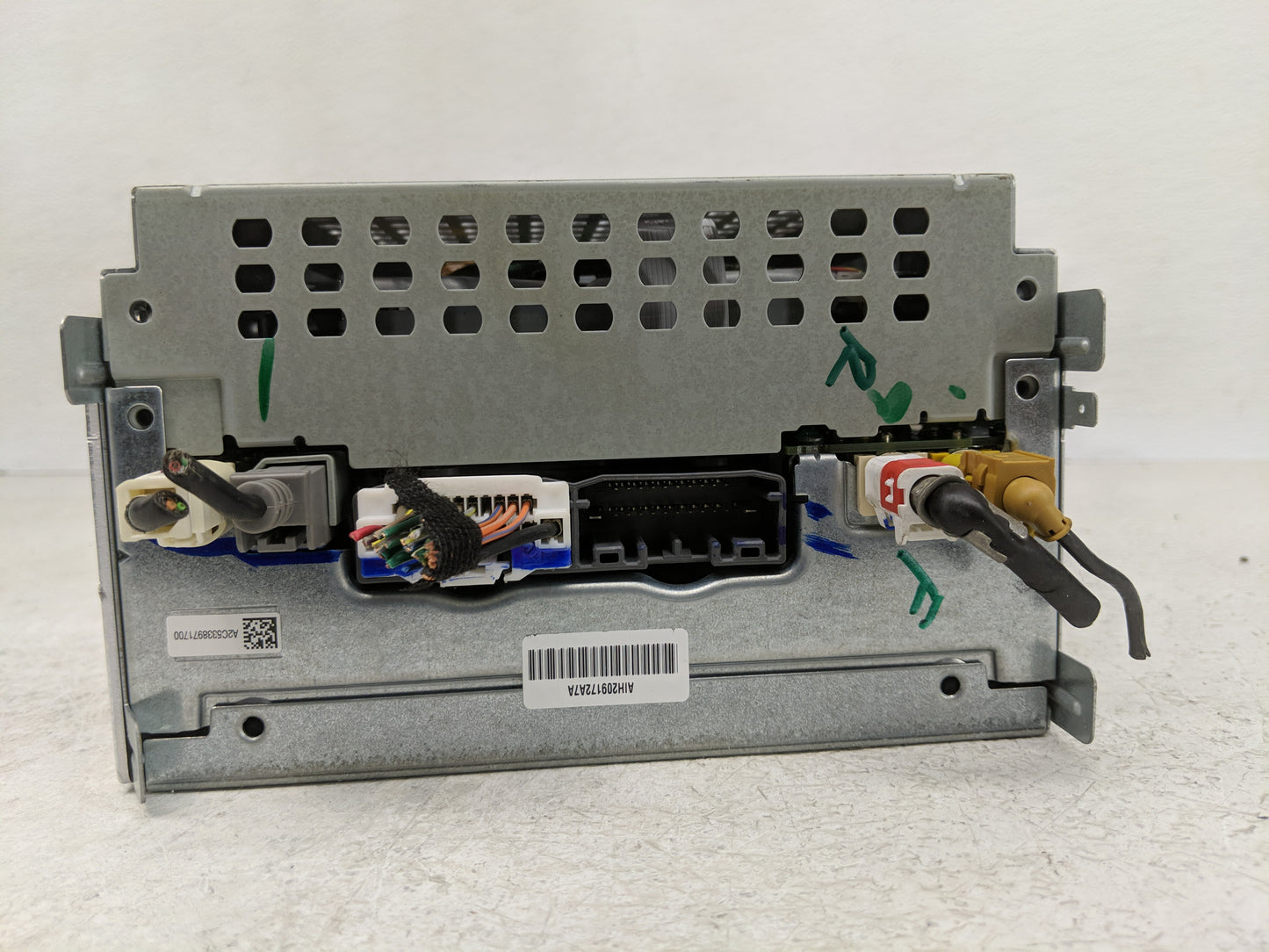 2011-2012 Dodge Journey Radio AM FM Cd Player Receiver Replacement P/N:P05064546AL Fits Fits 2011 2012 OEM Used Auto Parts -