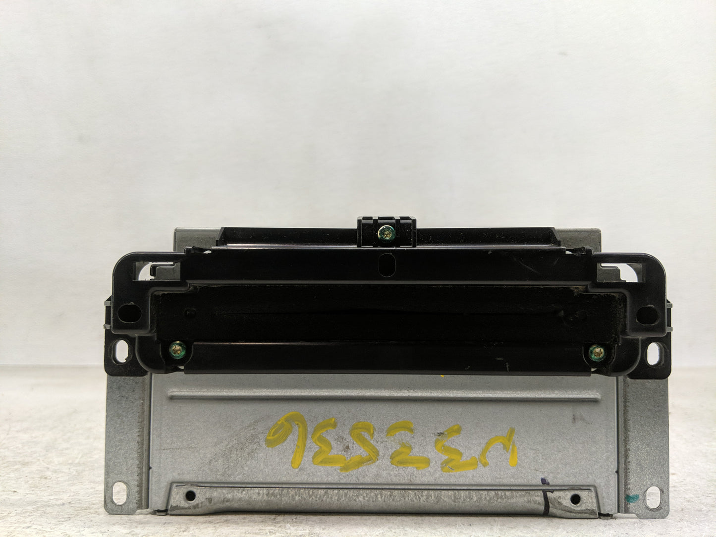2011-2012 Dodge Journey Radio AM FM Cd Player Receiver Replacement P/N:P05091101AG Fits Fits 2011 2012 OEM Used Auto Parts -