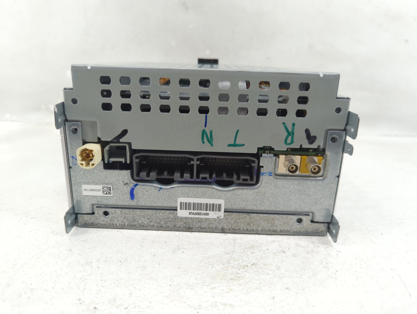 2011-2012 Dodge Journey Radio AM FM Cd Player Receiver Replacement P/N:A2C53371130 Fits Fits 2011 2012 OEM Used Auto Parts -
