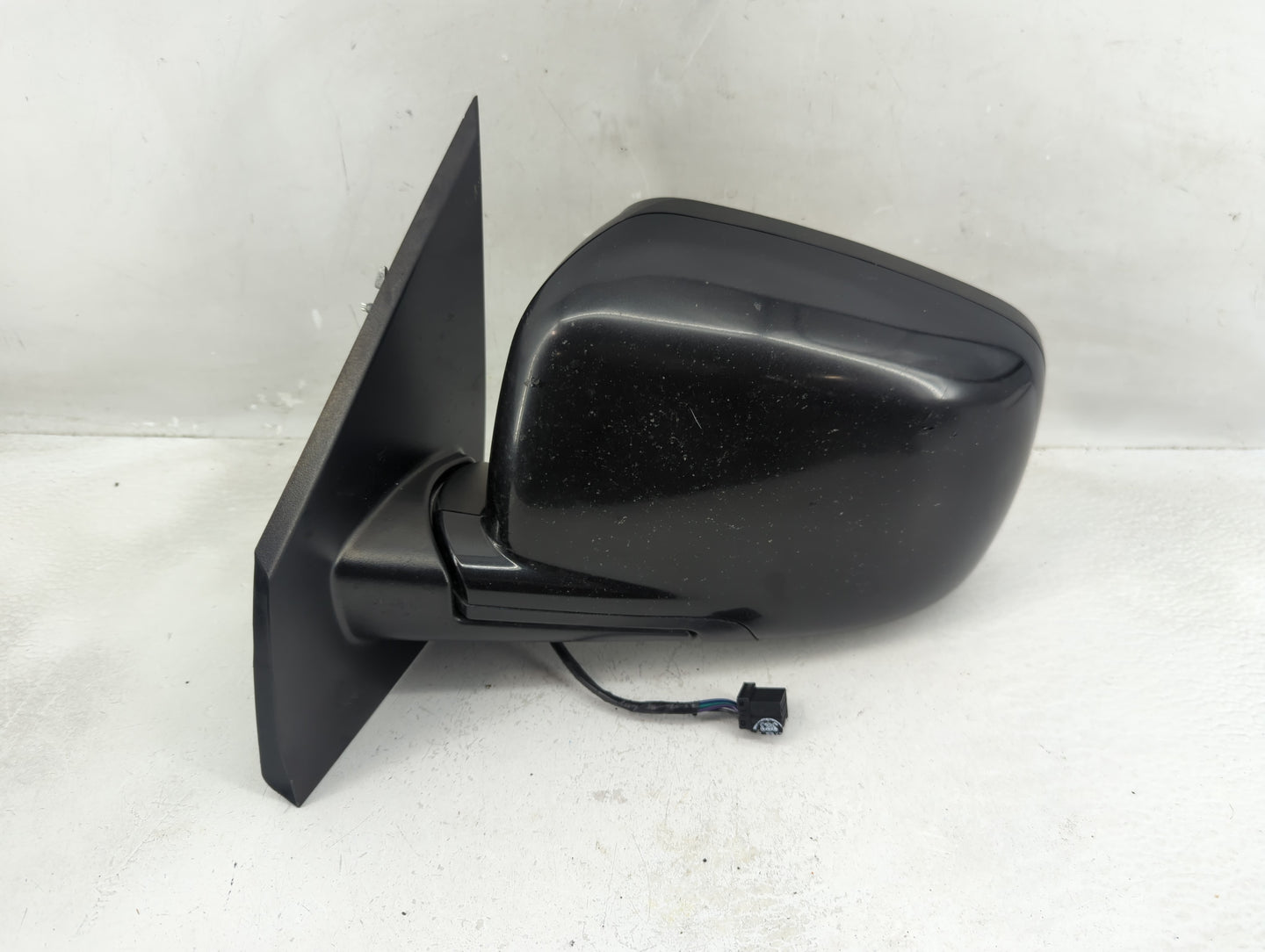 2012 Dodge Journey Driver Side View Mirror - Left Door Mirror OEM Used - Oemusedautoparts1.com