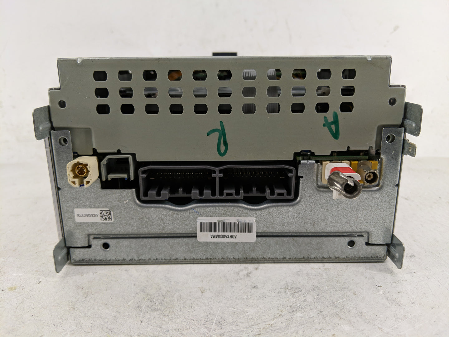 2011-2012 Dodge Journey Radio AM FM Cd Player Receiver Replacement P/N:P05091101AD Fits Fits 2011 2012 OEM Used Auto Parts -