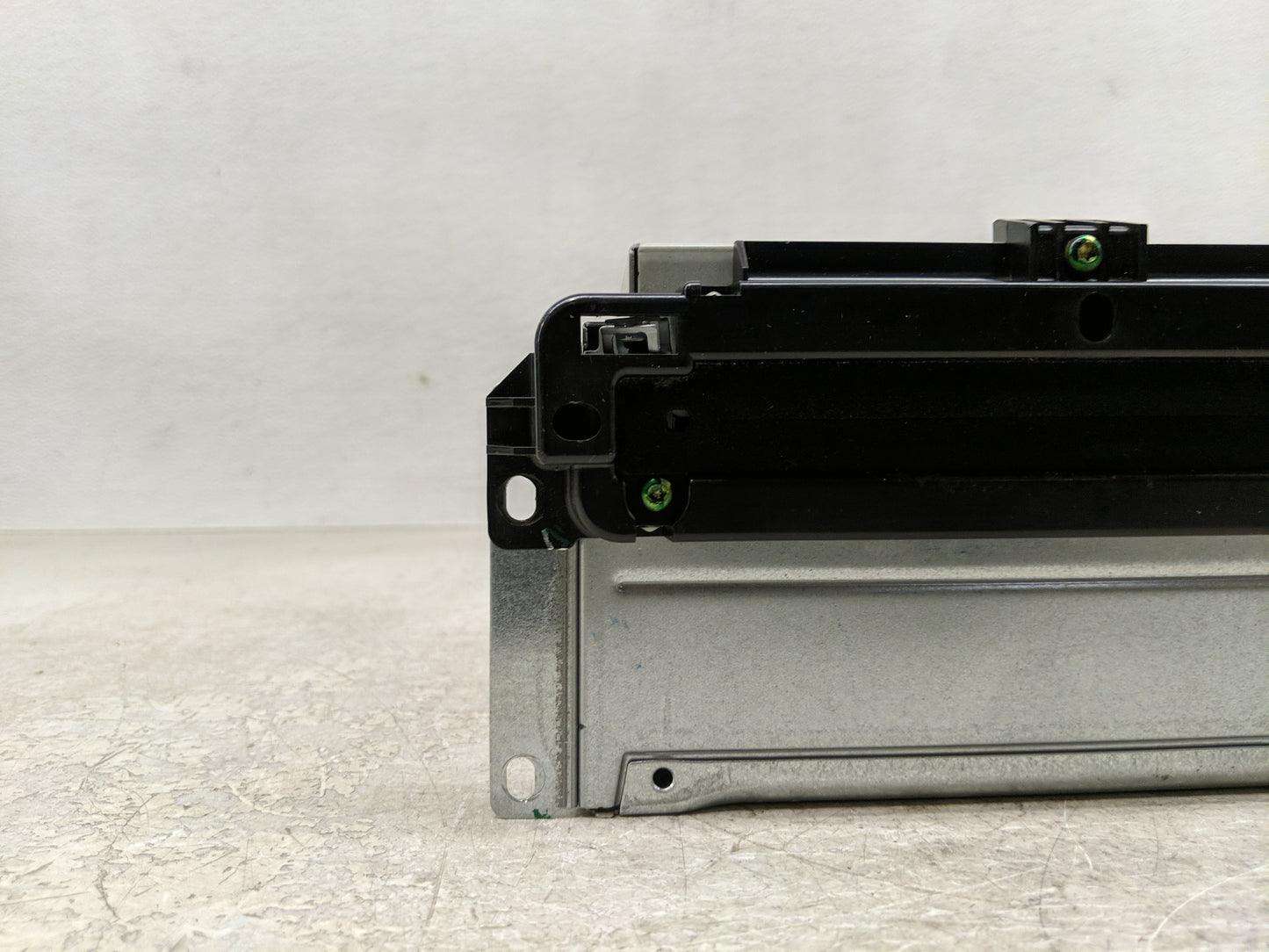 2011-2012 Dodge Journey Radio AM FM Cd Player Receiver Replacement Fits Fits 2011 2012 OEM Used Auto Parts - Oemusedautopart